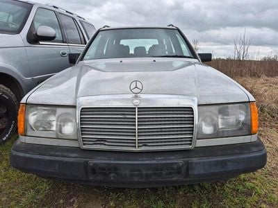 Gebraucht Mercedes E230 132 PS (97 kW) 1988 Silber Kombi