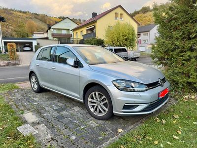 Gebraucht VW Golf VII 116 PS (85 kW) 2019 Grau Kleinwagen