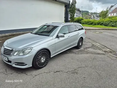 Gebraucht Mercedes E250 Avantgarde 204 PS (150 kW) 2011 Silber Limousine
