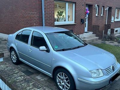 Usata VW Bora 105 CV (77 kW) 2002 Argento Berlina