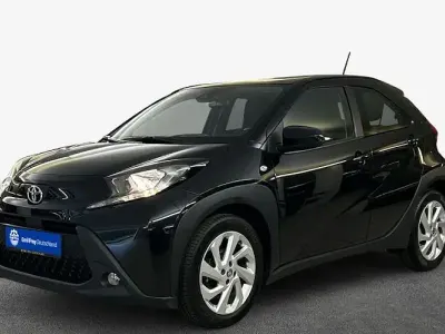 Gebraucht Toyota Aygo X X-play 72 PS (52 kW) 2022 Mysticschwarz mica metallic SUV