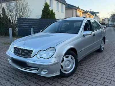 Gebraucht Mercedes C180 Classic 143 PS (105 kW) 2002 Silber Limousine
