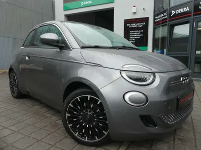 Gebraucht Fiat 500e La Prima 86 kW (118 PS) 2022 Grigio hts (metallic) Kleinwagen