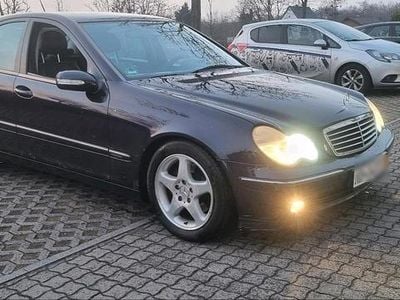 Violet Gebraucht 2001 Mercedes C320 Avantgarde Limousine | 1.850 € (Guter Preis)