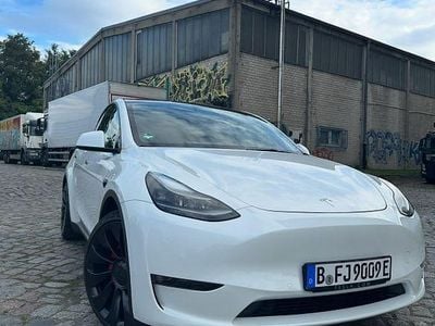 Weiß Gebraucht 2022 Tesla Model Y Performance SUV | 32.500 € (Guter Preis)