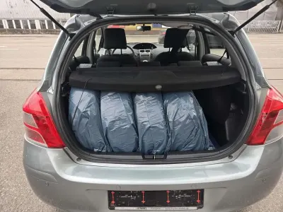 Gebraucht Toyota Yaris Cool 69 PS (50 kW) 2011 Medium silver metallic Kleinwagen