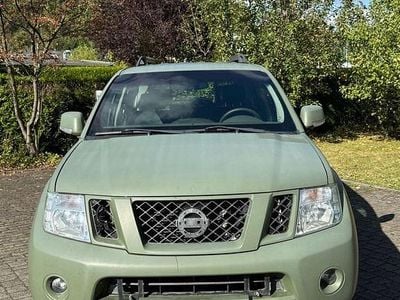 Schwarz Gebraucht 2014 Nissan Pathfinder XE SUV | 22.490 € (Teuer)