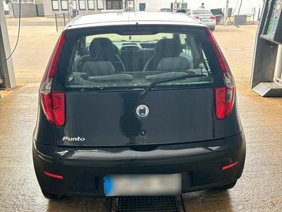 Second-hand Fiat Punto 60 CP (44 kW) 2005 Negru Hatchback