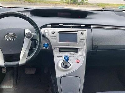Gebraucht Toyota Prius 136 PS (100 kW) 2011 Rot Limousine