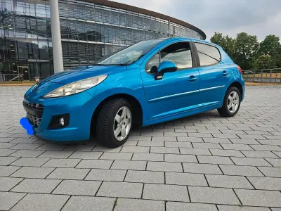 Gebraucht Peugeot 207 Urban Move 95 PS (69 kW) 2011 Blau Kleinwagen
