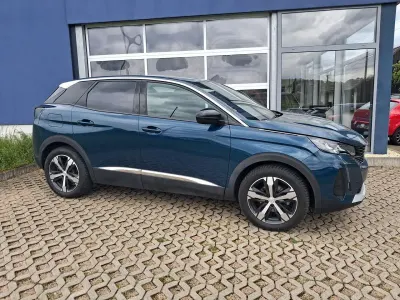 Gebraucht Peugeot 3008 Allure 131 PS (96 kW) 2023 Blau celebes metallic SUV