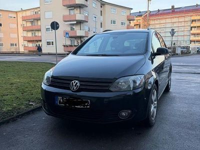 Schwarz Gebraucht 2010 VW Golf Plus Cross Team Van / Kleinbus | 2.900 € (Etwas zu teuer)