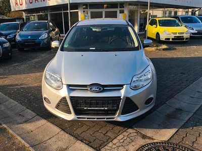 Gebraucht Ford Focus 100 PS (73 kW) 2014 Grau Kombi