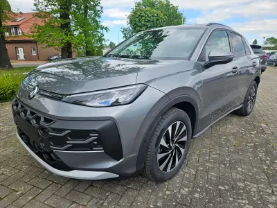 Neu VW T-Roc Cabriolet Life 150 PS (110 kW) 2026 Schwarz SUV