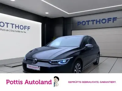Gebraucht VW Golf VIII Active 150 PS (110 kW) 2023 Deep black perleffekt Limousine