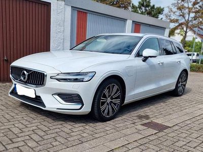 Weiß Gebraucht 2021 Volvo V60 Inscription Kombi | 34.550 € (Fairer Preis)