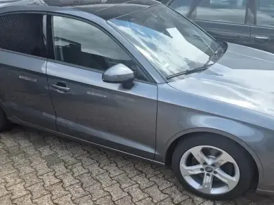 Gebraucht Audi A3 Sport 184 PS (135 kW) 2017 Grau Limousine