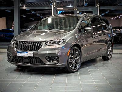 Grau Gebraucht 2019 Chrysler Pacifica Van / Kleinbus | 30.987 €