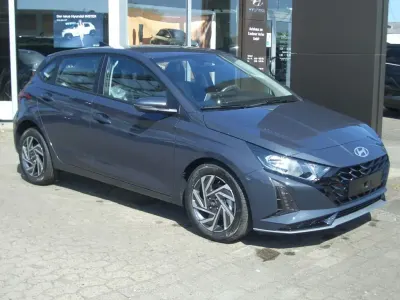 Gebraucht Hyundai i20 Trend 101 PS (74 kW) 2025 Grau Kleinwagen