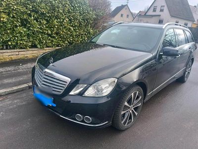 Gebraucht Mercedes E200 184 PS (135 kW) 2011 Schwarz Kombi