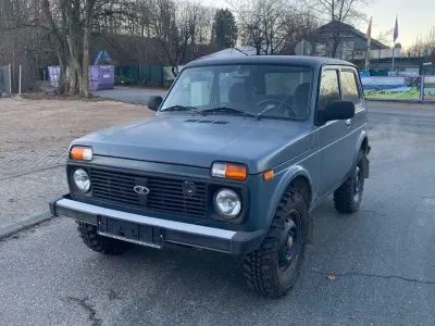 Second-hand Lada niva 83 CP (61 kW) 2012 Negru SUV