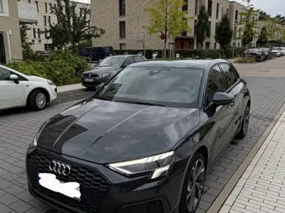 Gebraucht Audi A3 Sportback 110 PS (80 kW) 2022 Grau Kleinwagen