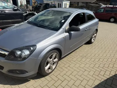 Gebraucht Opel Astra GTC Basis 101 PS (74 kW) 2007 Silber Coupé