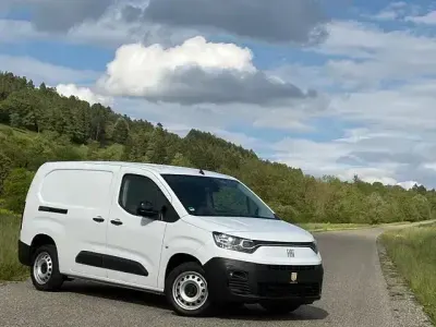 Gebraucht Fiat Doblò 102 PS (75 kW) 2023 Weiß Van / Kleinbus