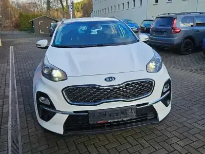 Gebraucht Kia Sportage Vision 136 PS (100 kW) 2018 Deluxeweiss met. SUV