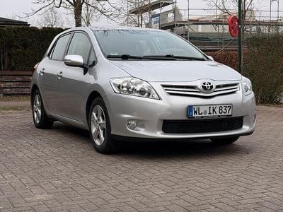 Gebraucht Toyota Auris 132 PS (97 kW) 2012 Silber Limousine