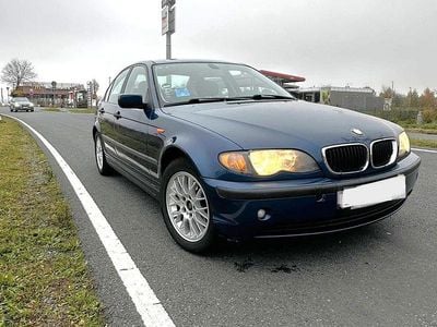 Blau Gebraucht 2004 BMW 318 Limousine | 1.850 € (Guter Preis)