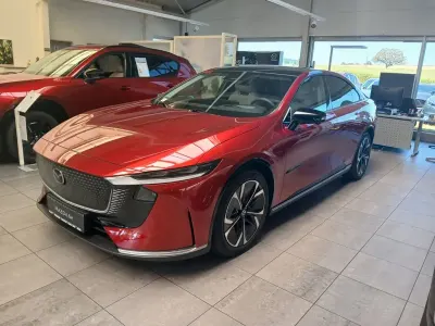 Neu Mazda 6e Takumi-Line 180 kW (245 PS) 2026 Rot Limousine