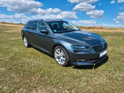 Gebraucht Skoda Superb Style 179 PS (131 kW) 2018 Grau Kombi