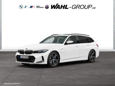 Weiß Gebraucht 2024 BMW 330e M Sport Kombi | 47.890 € (Guter Preis)