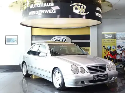 Gebraucht Mercedes E220 AMG 143 PS (105 kW) 2000 Silber Limousine