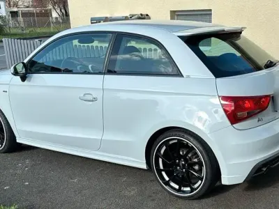 Gebraucht Audi A1 86 PS (63 kW) 2012 Weiß Kleinwagen