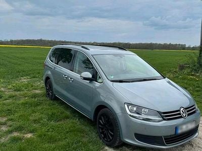 Second-hand VW Sharan 140 CP (102 kW) 2012 Albastru Monovolum