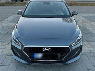 Gebraucht Hyundai i30 Trend 99 PS (72 kW) 2018 Grau Kombi