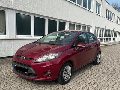 Gebraucht Ford Fiesta 97 PS (71 kW) 2009 Rot Kleinwagen