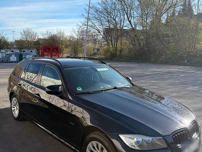 Gebraucht BMW 320 177 PS (130 kW) 2009 Schwarz Kombi