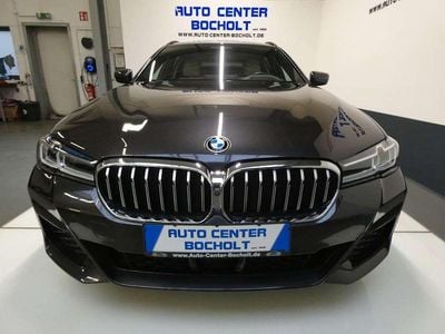 Gebraucht BMW 530e M Sport 292 PS (214 kW) 2022 Sophistograu Kombi