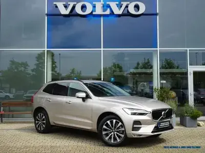 Gebraucht Volvo XC60 Core 197 PS (144 kW) 2023 Gold SUV