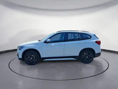 Gebraucht BMW X1 Sport Line 136 PS (100 kW) 2022 Weiß SUV