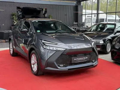 Gebraucht Toyota C-HR Business Edition 98 PS (72 kW) 2024 Grau SUV