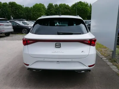 Neu Seat Leon FR 150 PS (110 kW) 2025 Nevadaweiß metallic Kombi