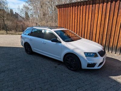 Gebraucht Skoda Octavia vRS 220 PS (161 kW) 2014 Weiß Kleinwagen