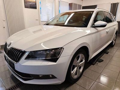 Gebraucht Skoda Superb Style 150 PS (110 kW) 2016 Weiß Kombi