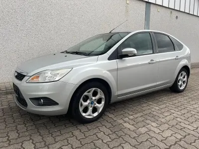 Gebraucht Ford Focus 101 PS (74 kW) 2011 Grau Limousine