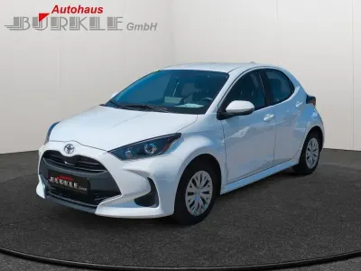 Second-hand Toyota Yaris Comfort 72 CP (52 kW) 2022 Alb Hatchback