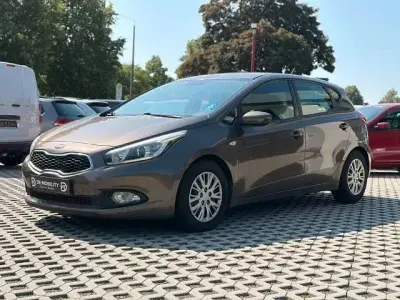 Gebraucht Kia Ceed Edition 7 135 PS (99 kW) 2014 Braun Kleinwagen
